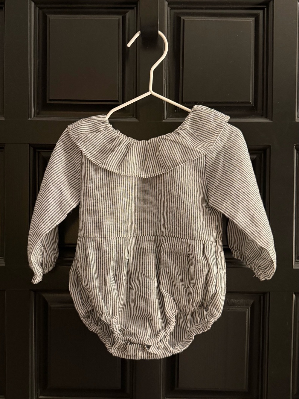 Infant 6-9m blue pinstripe romper
